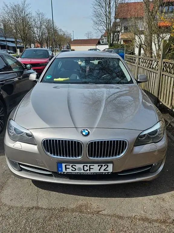 Second-hand BMW 520 Efficient Dynamics 184 CP (135 kW) 2011 Bej Berlinǎ