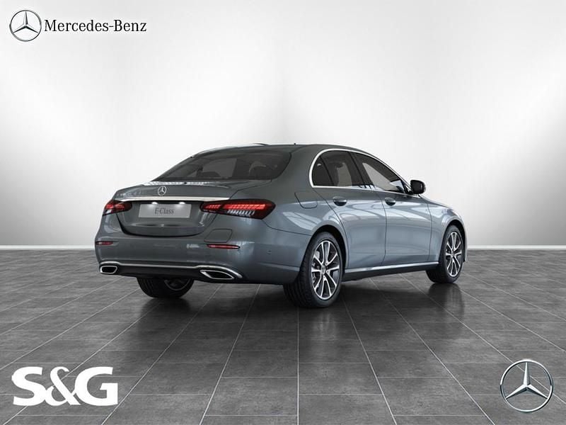 Gebraucht Mercedes E300 Avantgarde 211 PS (155 kW) 2022 Metalliclack selenitgrau Limousine