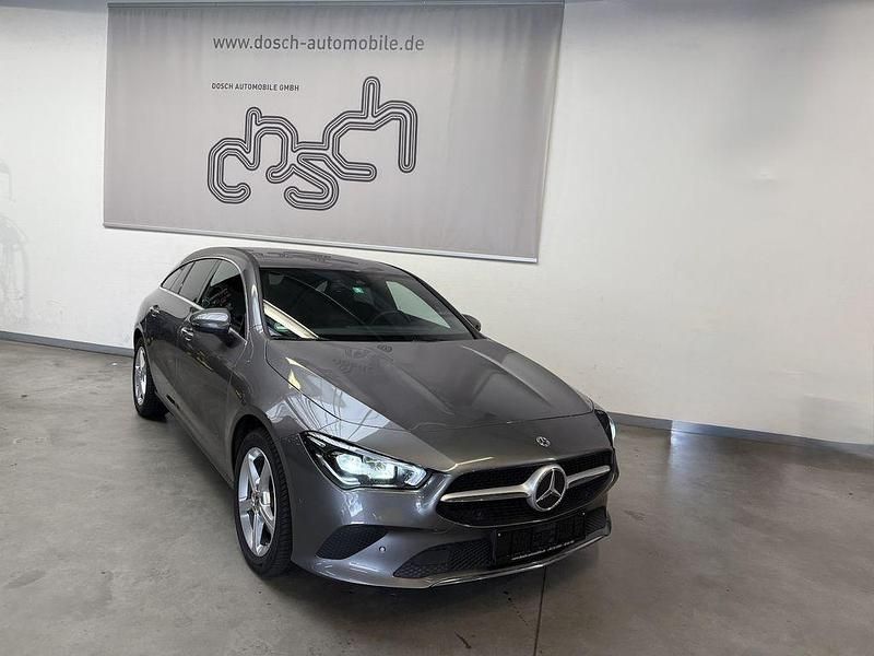 Grau Gebraucht 2023 Mercedes CLA220 Shooting Brake Kombi | 29.990 € (Fairer Preis) - Bild 1/4