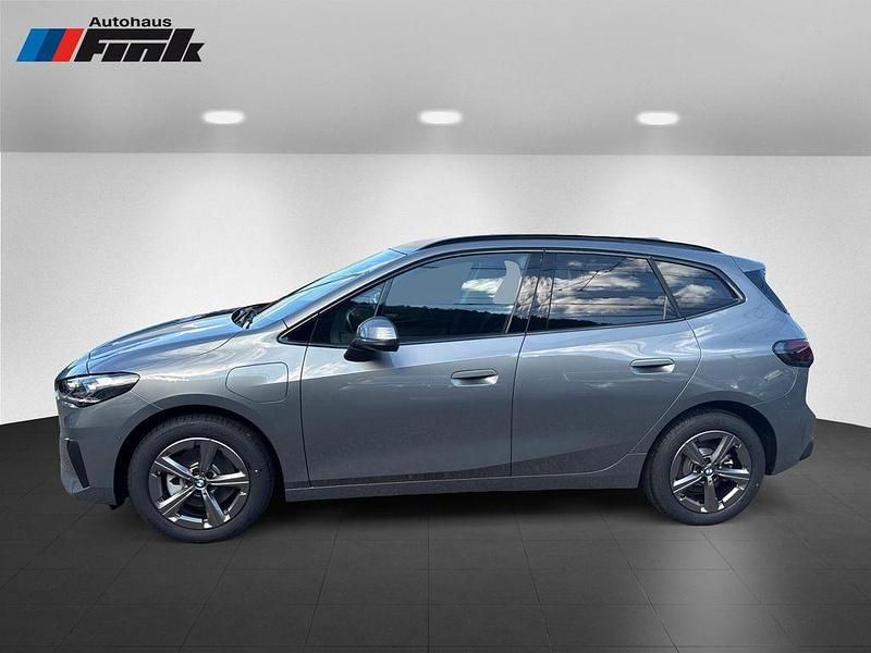 Neu BMW 225 136 PS (100 kW) 2025 Skyscraper grau metallic Van / Kleinbus