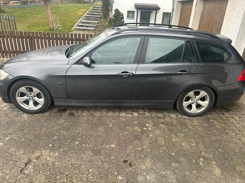 Gebraucht BMW 320 150 PS (110 kW) 2006 Grau Kombi