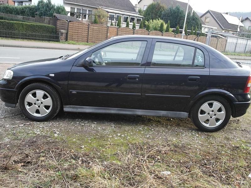 Gebraucht Opel Astra 101 PS (74 kW) 2003 Other Limousine
