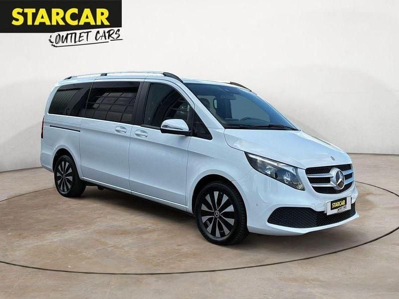 Arktikweiss Gebraucht 2022 Mercedes V220 Van / Kleinbus | 41.970 € (Fairer Preis) - Bild 1/4