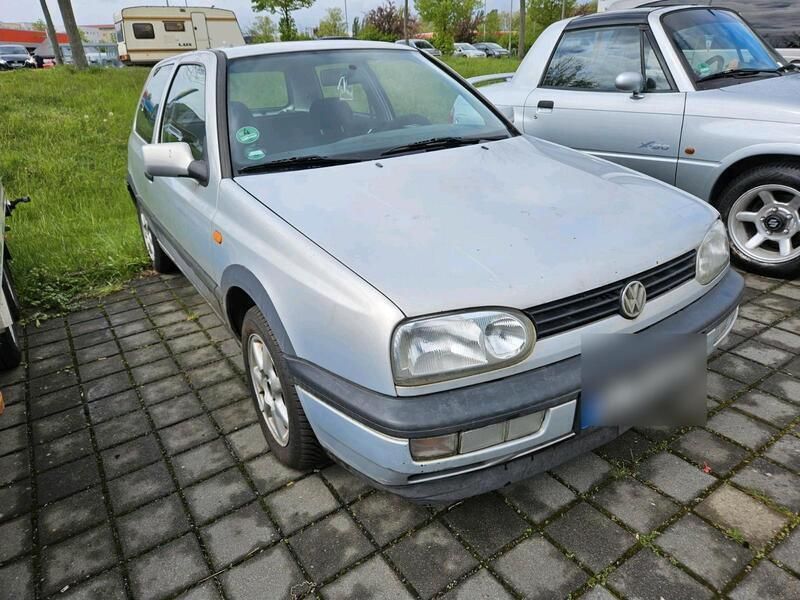 Silber Gebraucht 1996 VW Golf III Edition Kleinwagen | 700 € - Bild 1/4