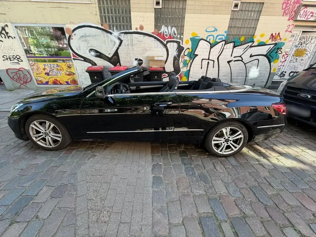 Gebraucht Mercedes E220 185 PS (136 kW) 2014 Schwarz Cabrio