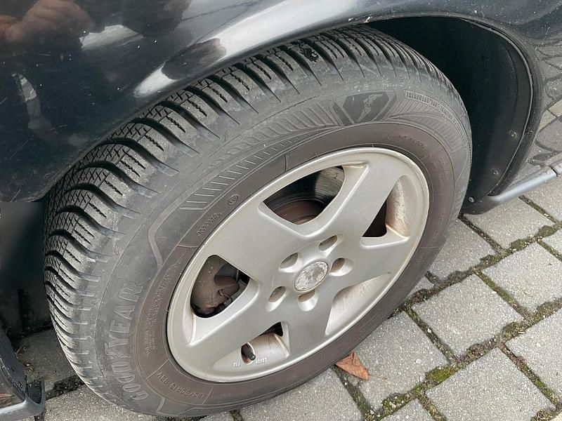 Gebraucht Volvo S60 140 PS (102 kW) 2001 Schwarz Limousine