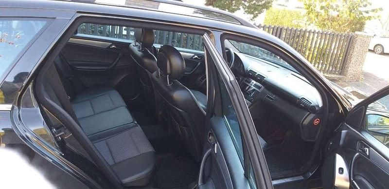 Gebraucht Mercedes C220 Avantgarde 143 PS (105 kW) 2005 Kombi