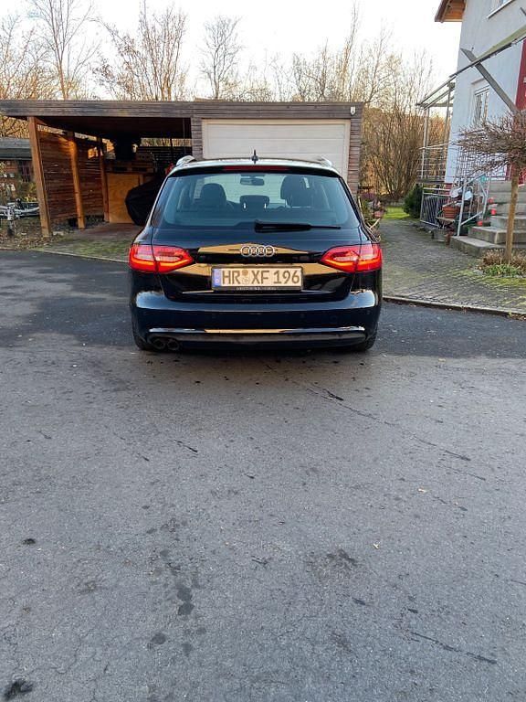 Gebraucht Audi A4 143 PS (105 kW) 2012 Schwarz Kombi