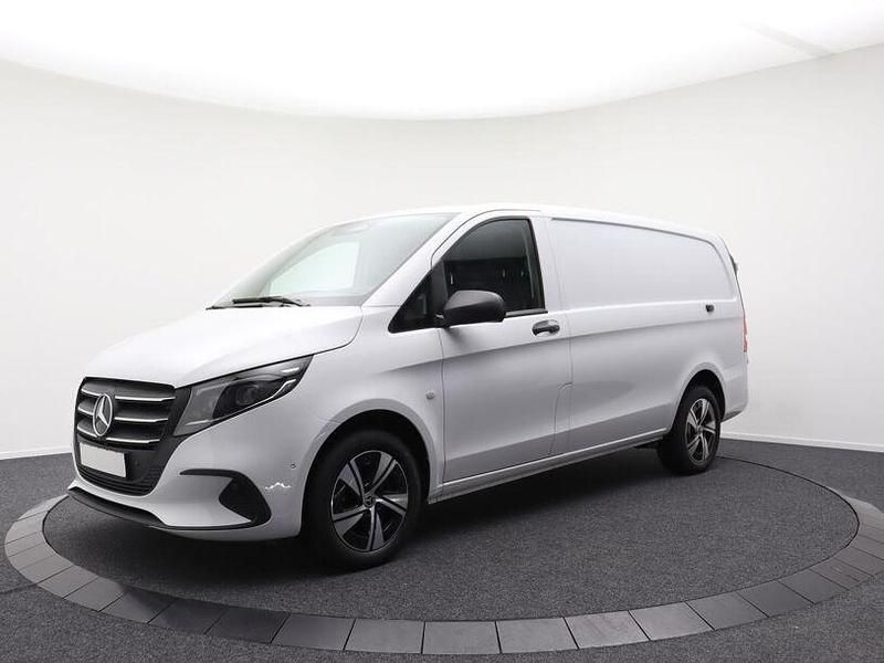 Artic white Gebraucht 2024 Mercedes Vito Van | 52.500 € - Bild 1/4
