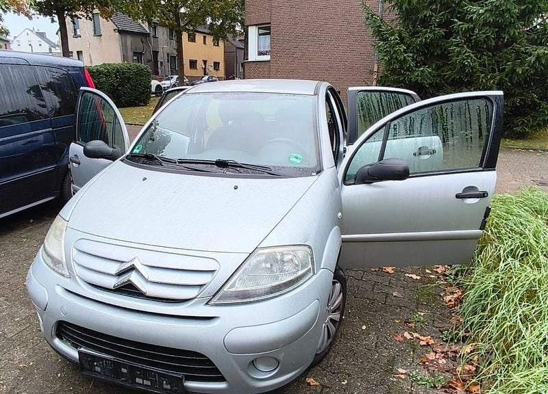 Silber Gebraucht 2009 Citroën C3 Advance Kleinwagen | 800 € (Guter Preis) - Bild 1/4