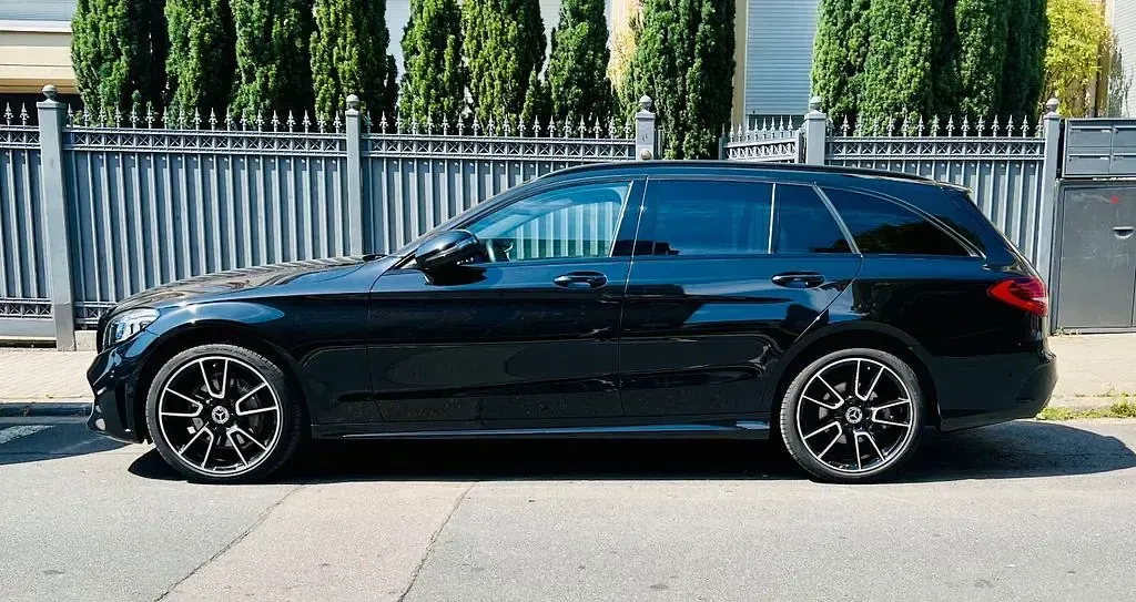 Gebraucht Mercedes C200 AMG line 184 PS (135 kW) 2019 Schwarz Limousine