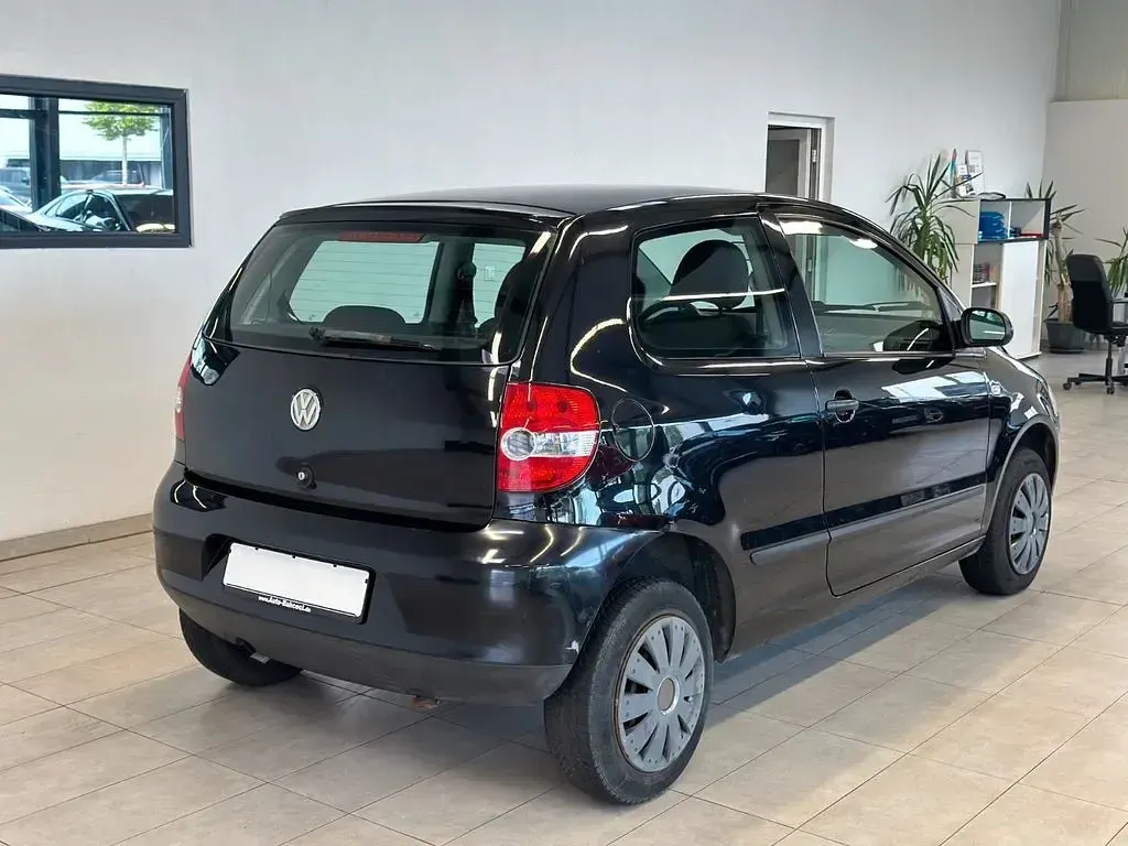 Gebraucht VW Fox Basis 54 PS (39 kW) 2007 Schwarz Kleinwagen