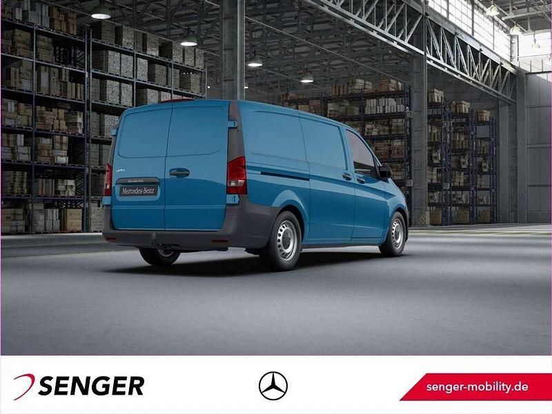 Gebraucht Mercedes Vito 163 PS (119 kW) 2020 Verkehrsblau Van