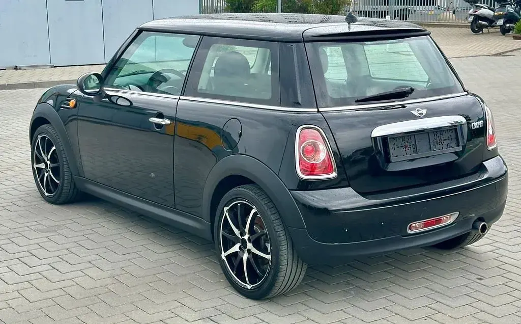 Usata Mini Cooper 122 CV (89 kW) 2010 Nero Utilitaria