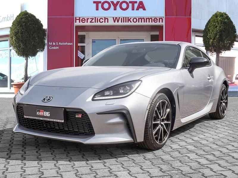 Silber Neu 2024 Toyota GR86 PURE Coupé | 34.490 € (Superpreis) - Bild 1/4