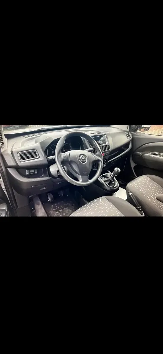 Gebraucht Opel Combo 120 PS (88 kW) 2016 Silber Van / Kleinbus