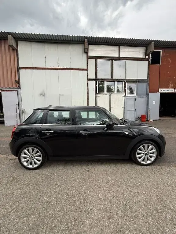 Gebraucht Mini Cooper 136 PS (100 kW) 2020 Schwarz Kleinwagen