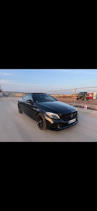 Schwarz Gebraucht 2023 Mercedes C43 AMG AMG Coupé | 51.999 € (Fairer Preis) - Bild 1/4