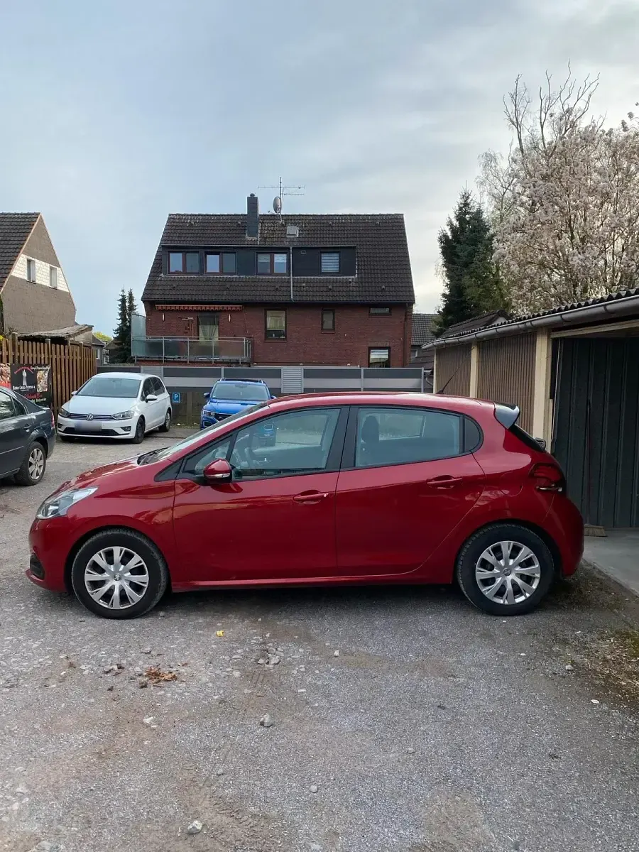Gebraucht Peugeot 208 99 PS (72 kW) 2017 Kleinwagen