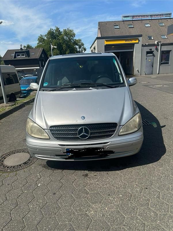 Grau Gebraucht 2007 Mercedes Viano Van / Kleinbus | 10.000 € (Superpreis) - Bild 1/4