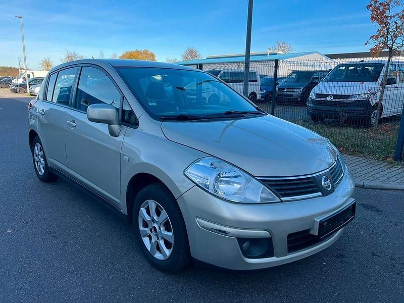 Silber Gebraucht 2009 Nissan Tiida Acenta Limousine | 2.990 € (Guter Preis) - Bild 1/4