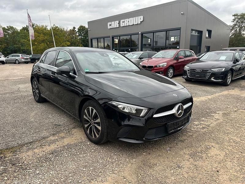 Schwarz Gebraucht 2022 Mercedes A160 Limousine | 19.599 € (Superpreis) - Bild 1/4