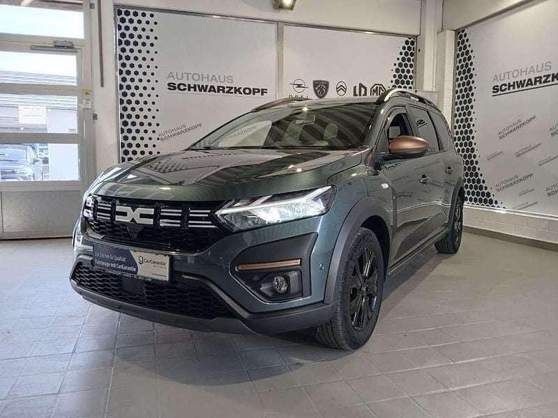 Gebraucht Dacia Jogger 101 PS (74 kW) 2023 Grün Van / Kleinbus