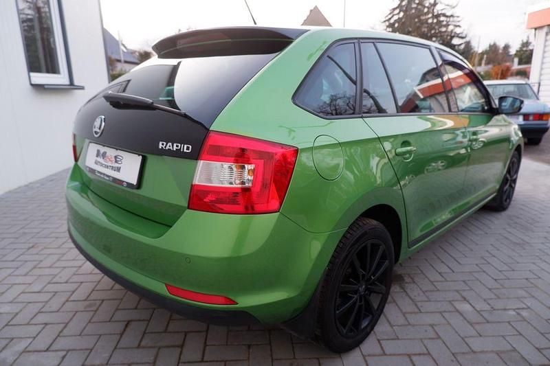 Gebraucht Skoda Rapid 90 PS (66 kW) 2017 Grün Limousine