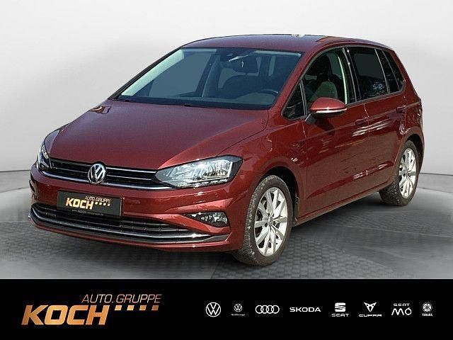 Cranberry red metallic Gebraucht 2019 VW Golf Sportsvan Join Van / Kleinbus | 16.495 € (Fairer Preis) - Bild 1/4