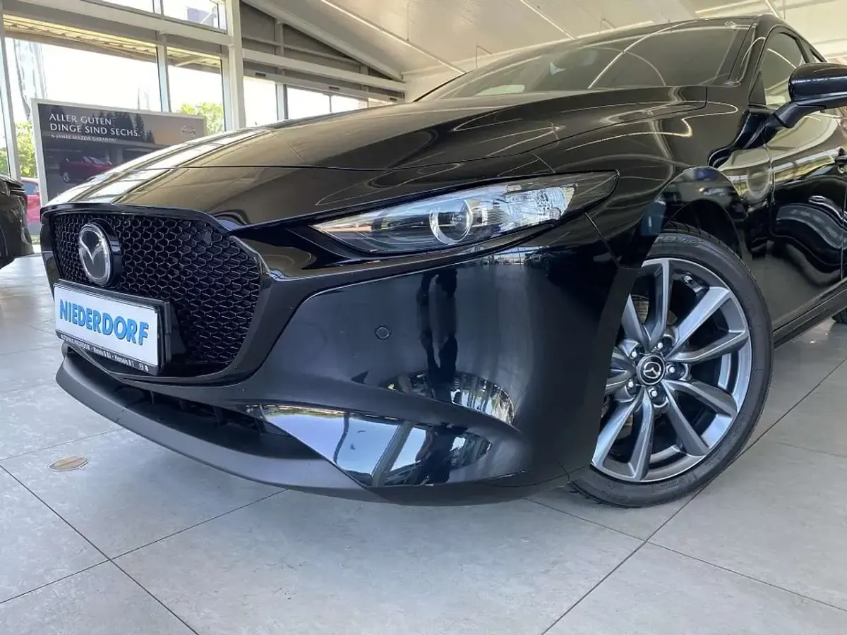 Gebraucht Mazda 3 Selection 122 PS (89 kW) 2021 Onyxschwarz Limousine