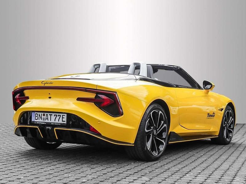 Gebraucht MG Cyberster 375 kW (510 PS) 2025 Inca yellow/grey Cabrio