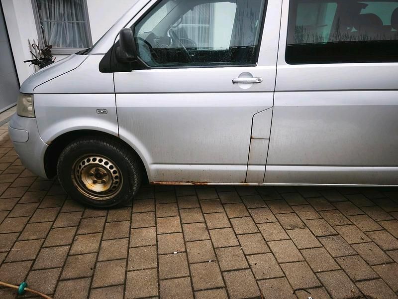 Gebraucht VW T5 131 PS (96 kW) 2004 Silber Van