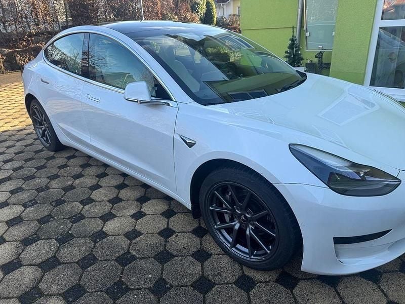 Gebraucht Tesla Model 3 Standard Range Plus 227 kW (309 PS) 2020 Weiß Limousine
