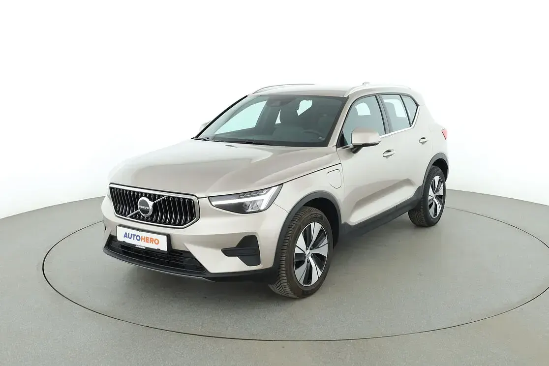 Gebraucht Volvo XC40 Core 211 PS (155 kW) 2022 SUV