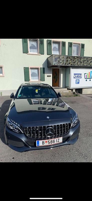 Blau Gebraucht 2016 Mercedes C200 Limousine | 17.800 € (Fairer Preis) - Bild 1/4