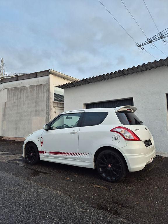 Gebraucht Suzuki Swift 94 PS (69 kW) 2013 Weiß Kleinwagen