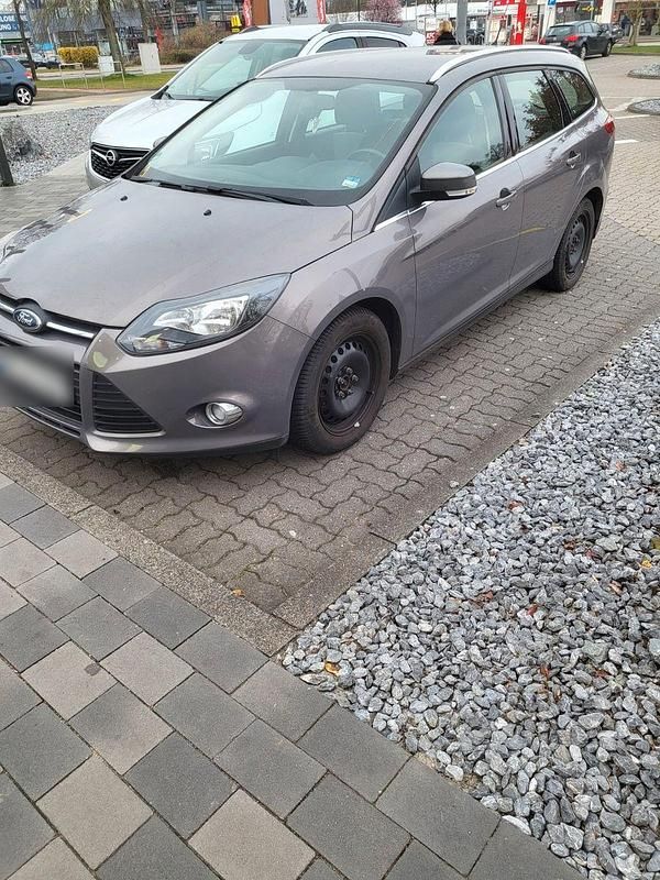 Gebraucht Ford Focus 101 PS (74 kW) 2013 Violet Kombi