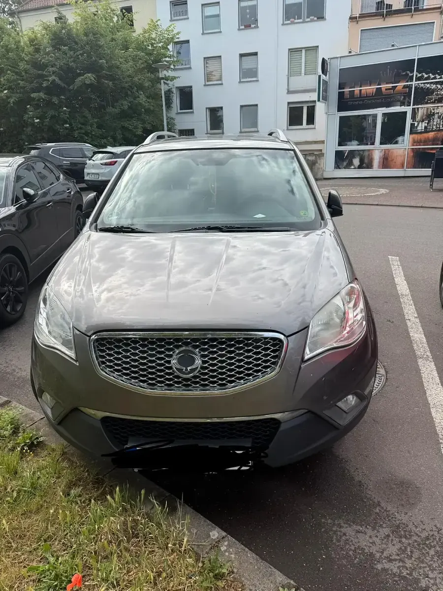Gebraucht SsangYong Korando 170 PS (125 kW) 2014 Grau SUV
