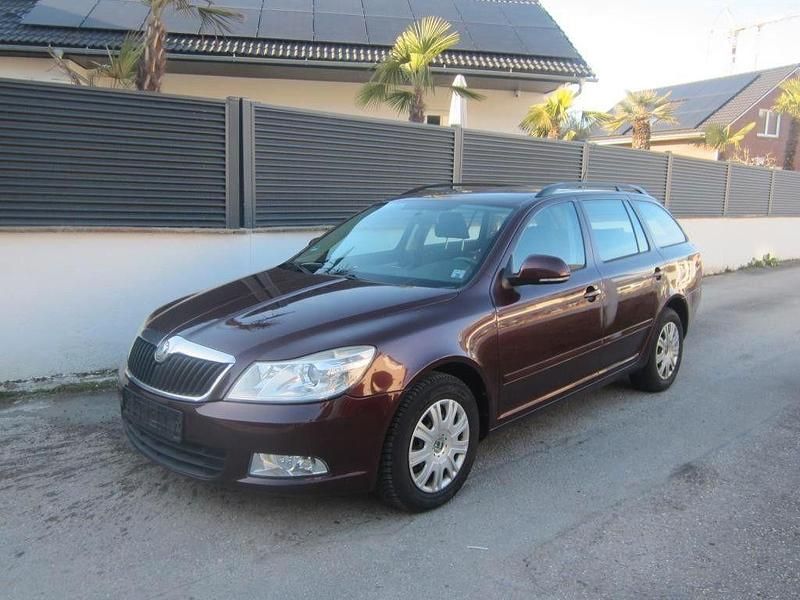 Gebraucht Skoda Octavia 140 PS (102 kW) 2010 Rot Limousine