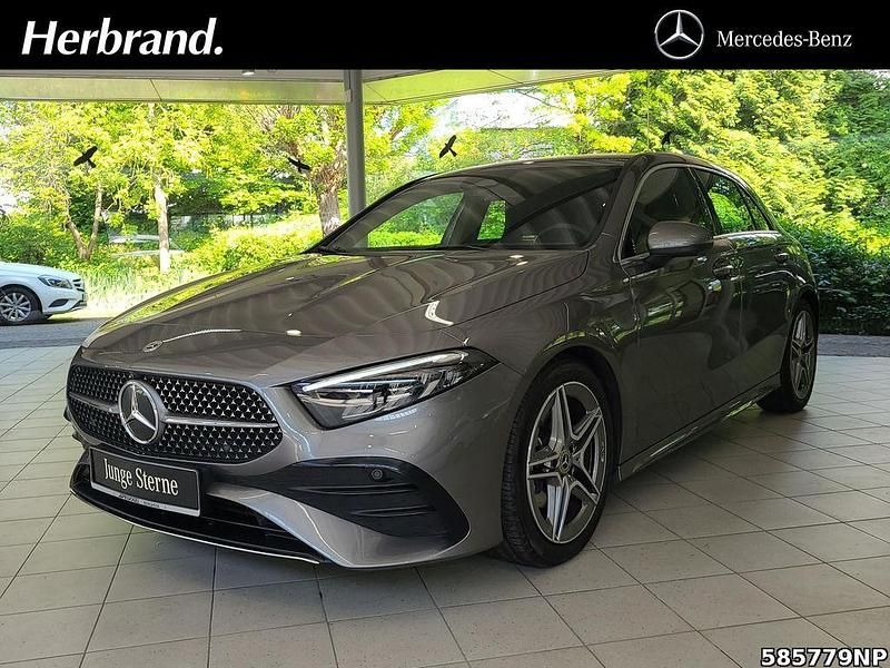 Grau Gebraucht 2024 Mercedes A180 AMG Limousine | 29.490 € (Guter Preis) - Bild 1/4