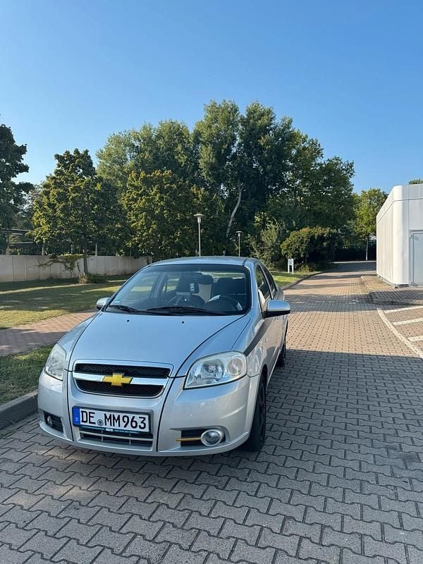 Grau Gebraucht 2009 Chevrolet Aveo Limousine | 1.500 € (Fairer Preis) - Bild 1/4