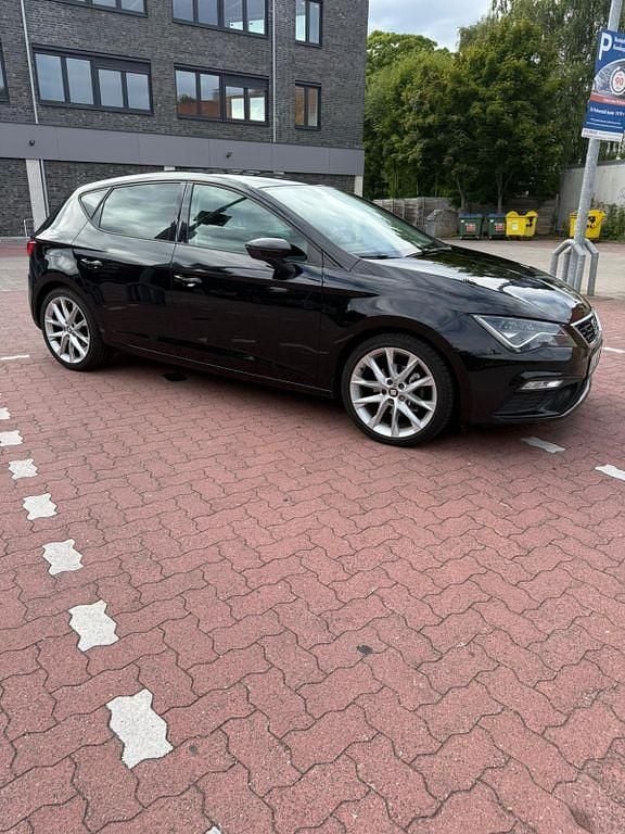 Schwarz Gebraucht 2020 Seat Leon FR Limousine | 14.990 € (Superpreis) - Bild 1/4