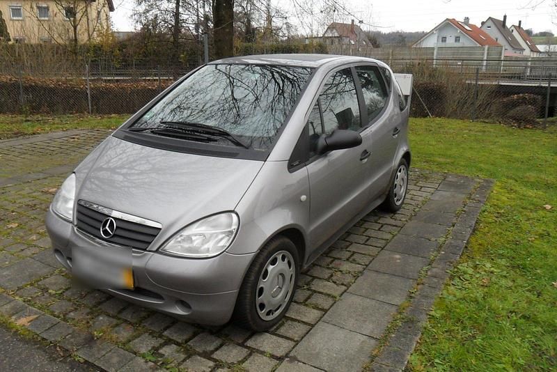Silber Gebraucht 1999 Mercedes A140 Kleinwagen | 700 € (Superpreis) - Bild 1/4