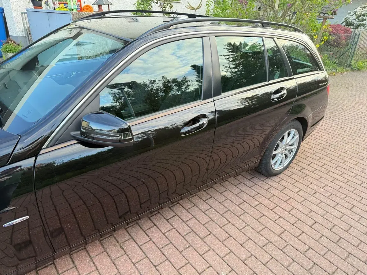 Gebraucht Mercedes C200 136 PS (100 kW) 2011 Schwarz Kombi