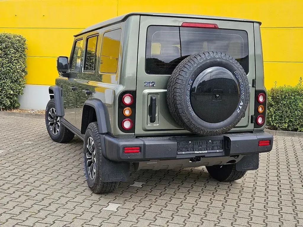 Neu BAW 212 166 PS (122 kW) 2026 Grün SUV