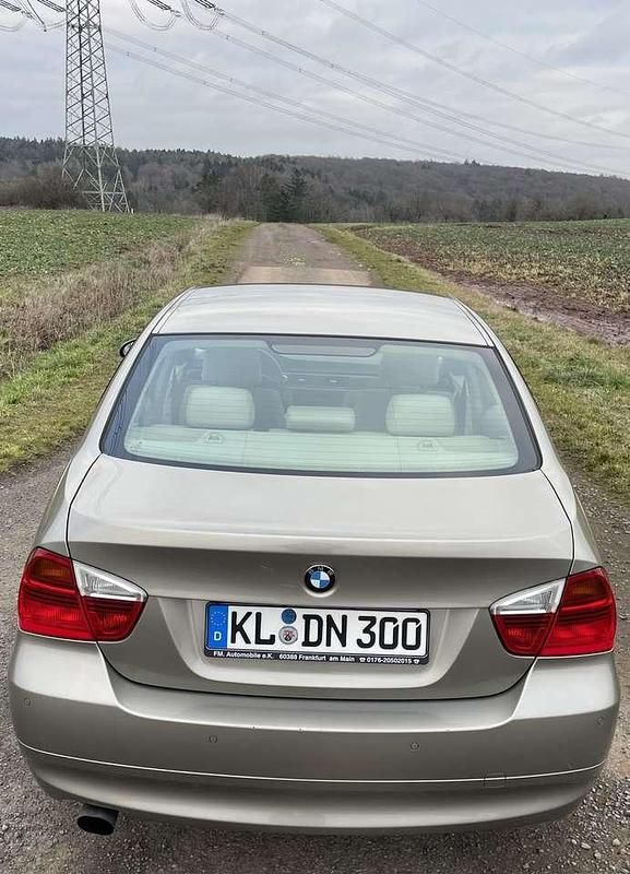 Gebraucht BMW 318 129 PS (94 kW) 2007 Gold Limousine