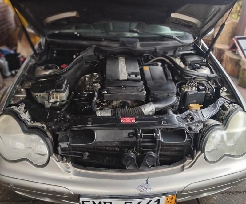 Gebraucht Mercedes C180 Classic 143 PS (105 kW) 2003 Silber Kombi