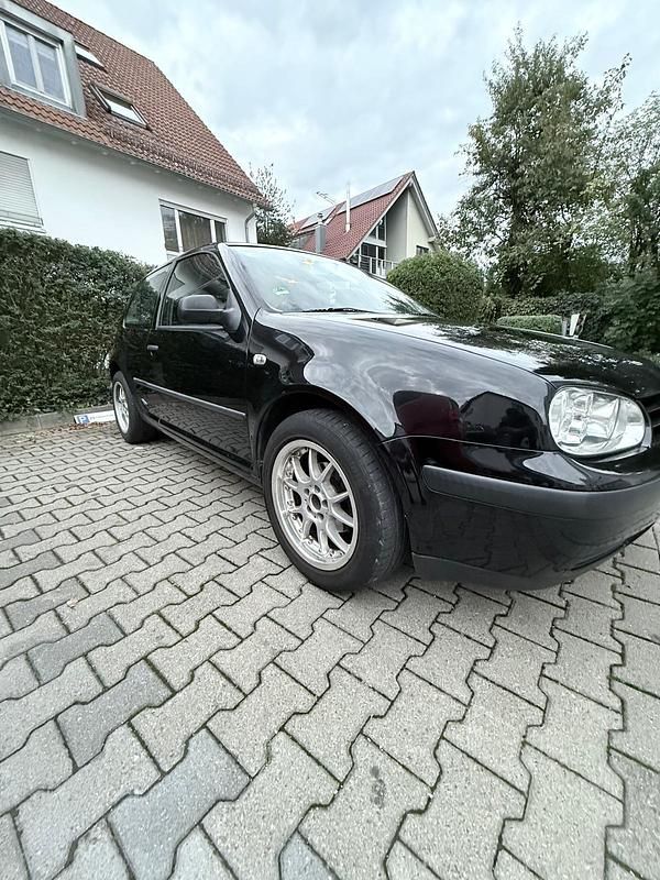Gebraucht VW Golf IV 75 PS (55 kW) 2001 Schwarz Limousine