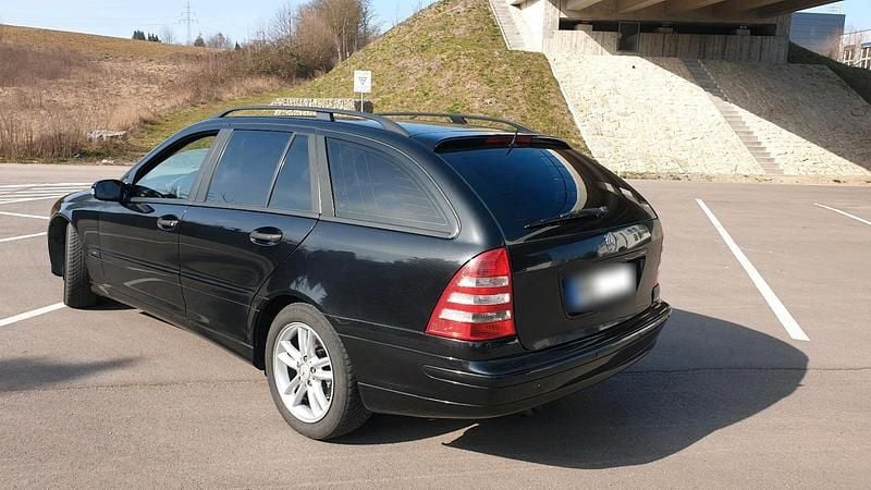 Gebraucht Mercedes C220 150 PS (110 kW) 2005 Schwarz Kombi