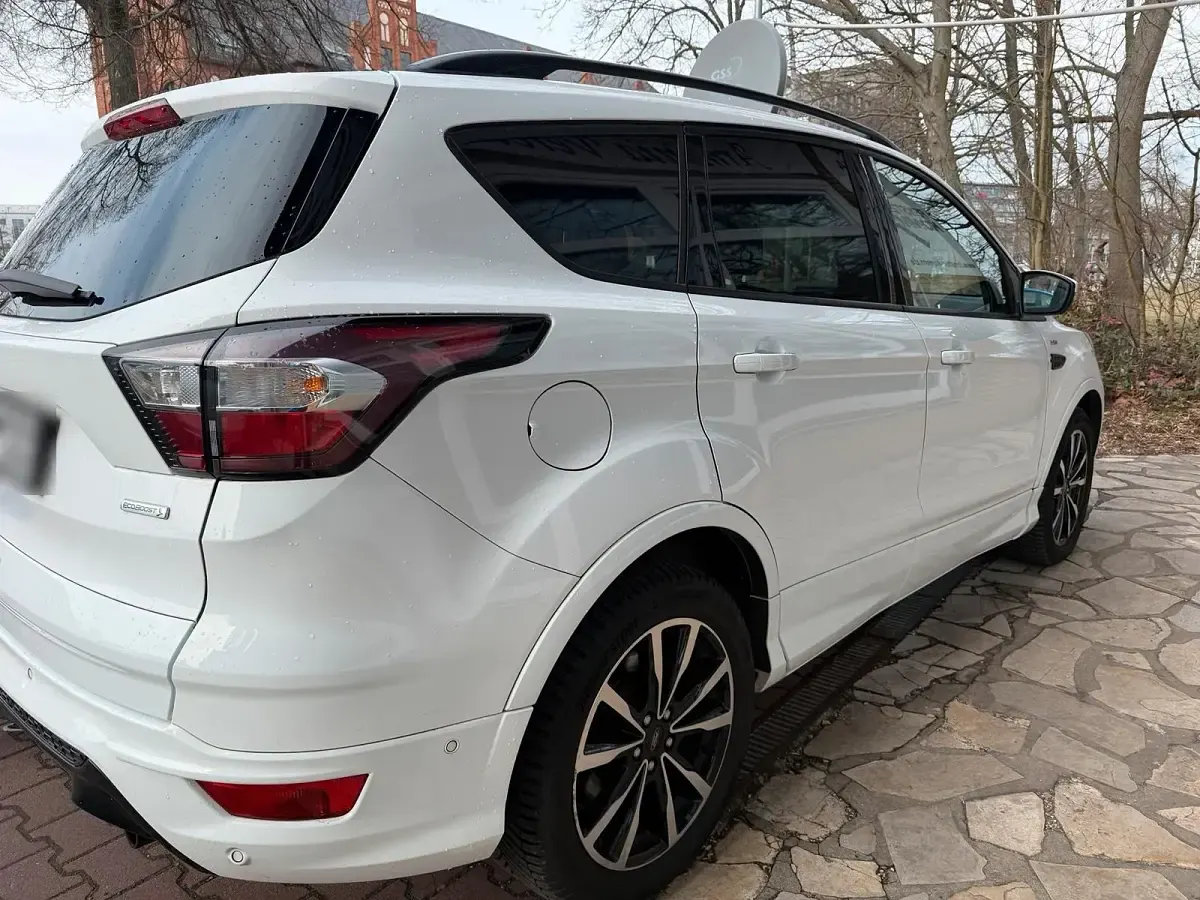 Gebraucht Ford Kuga ST-Line 150 PS (110 kW) 2017 Weiß SUV